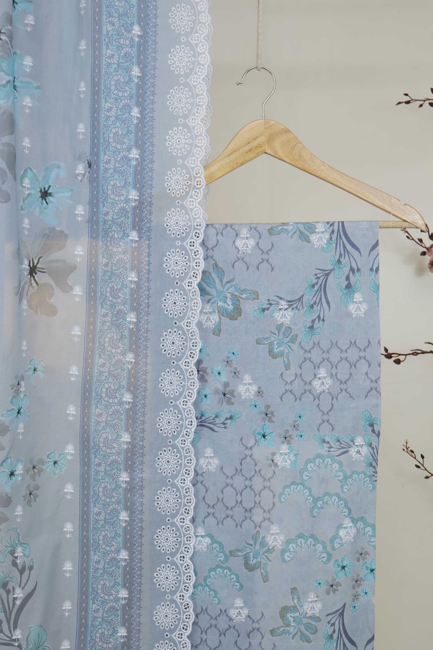 3Piece-Lawn Embroidered Suit V32WR02