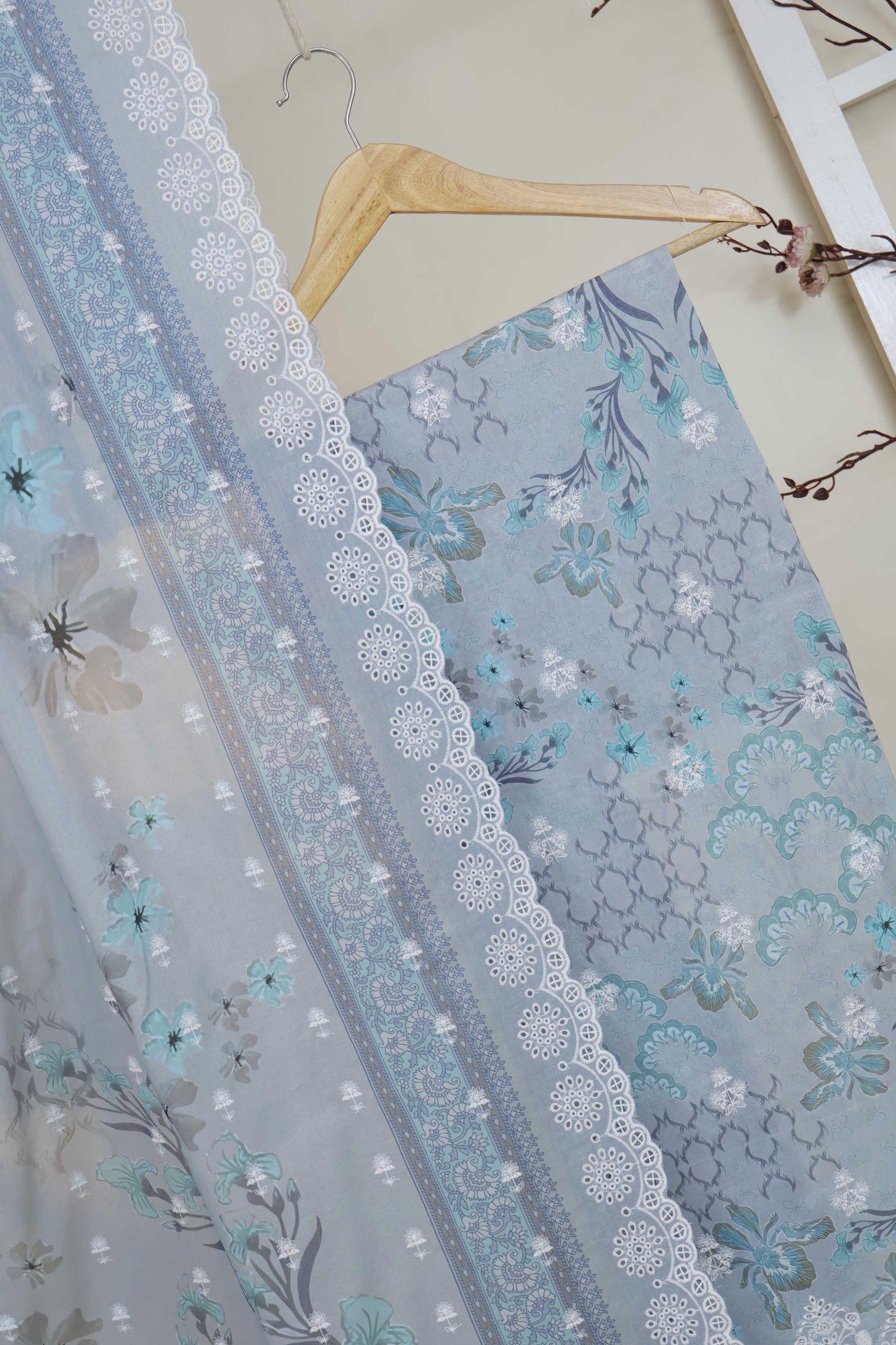 3Piece-Lawn Embroidered Suit V32WR02