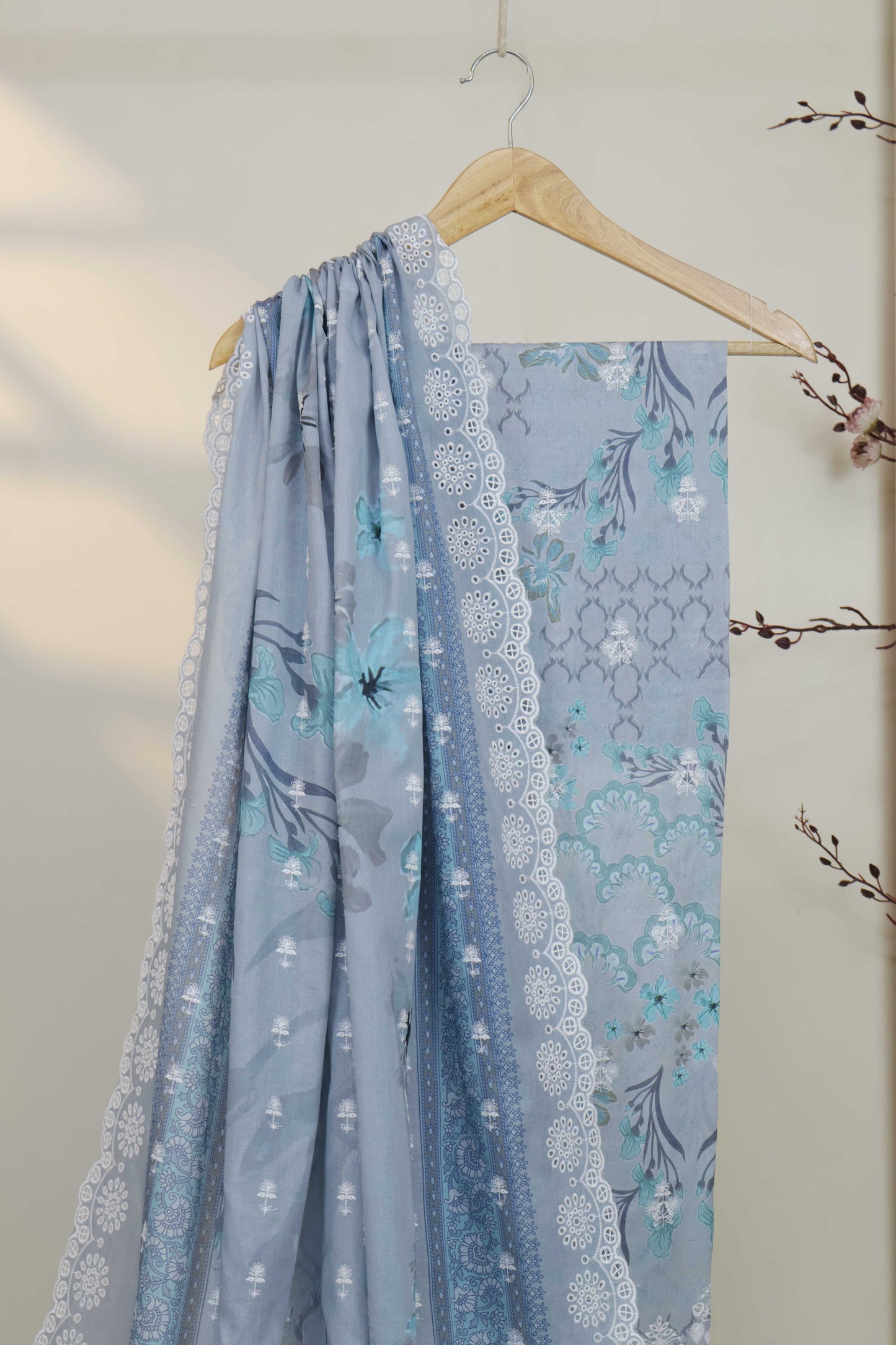 3Piece-Lawn Embroidered Suit V32WR02