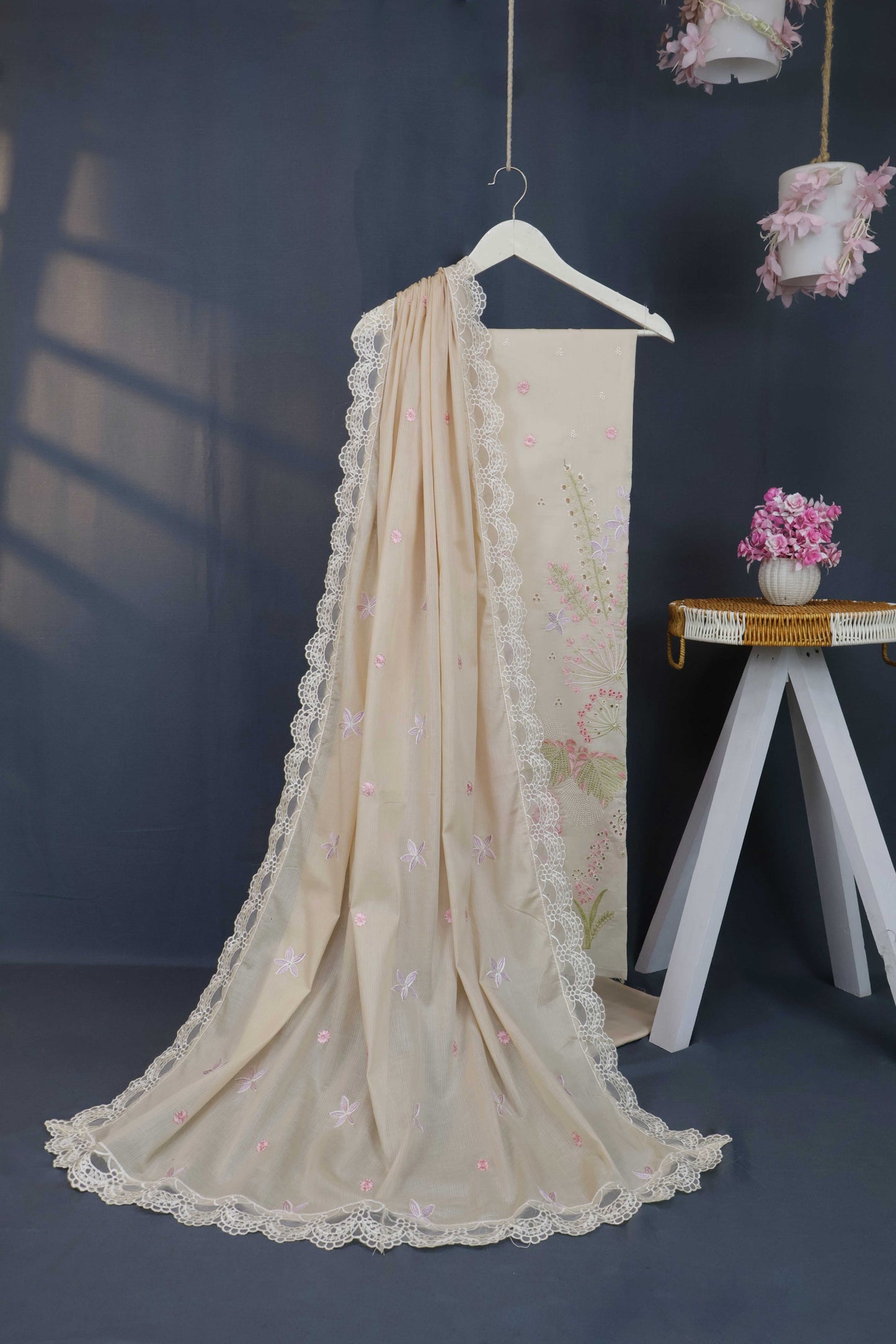 3Piece-Lawn Embroidered Suit V34WR05