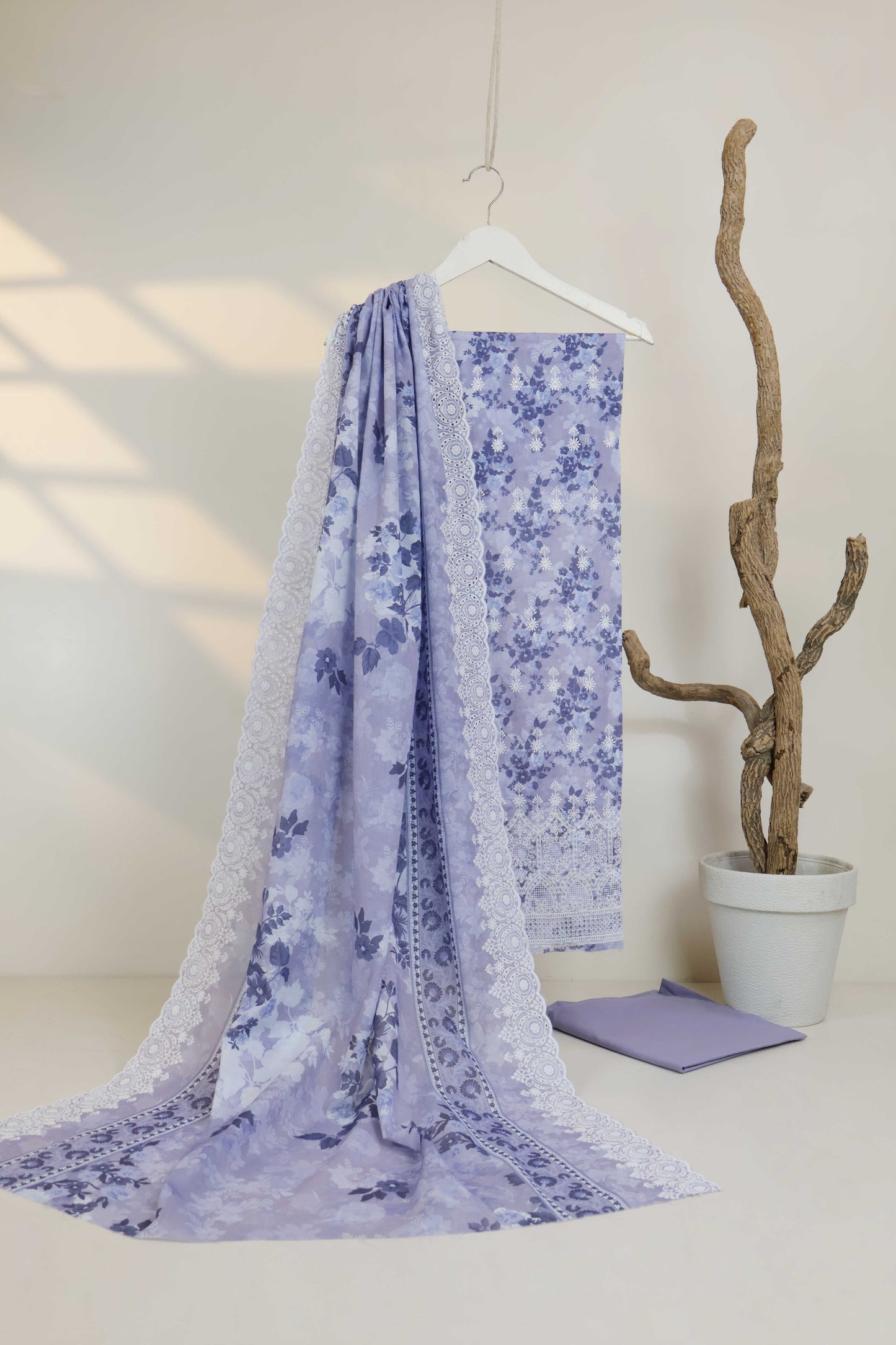 3Piece-Lawn Embroidered Suit v45wr05