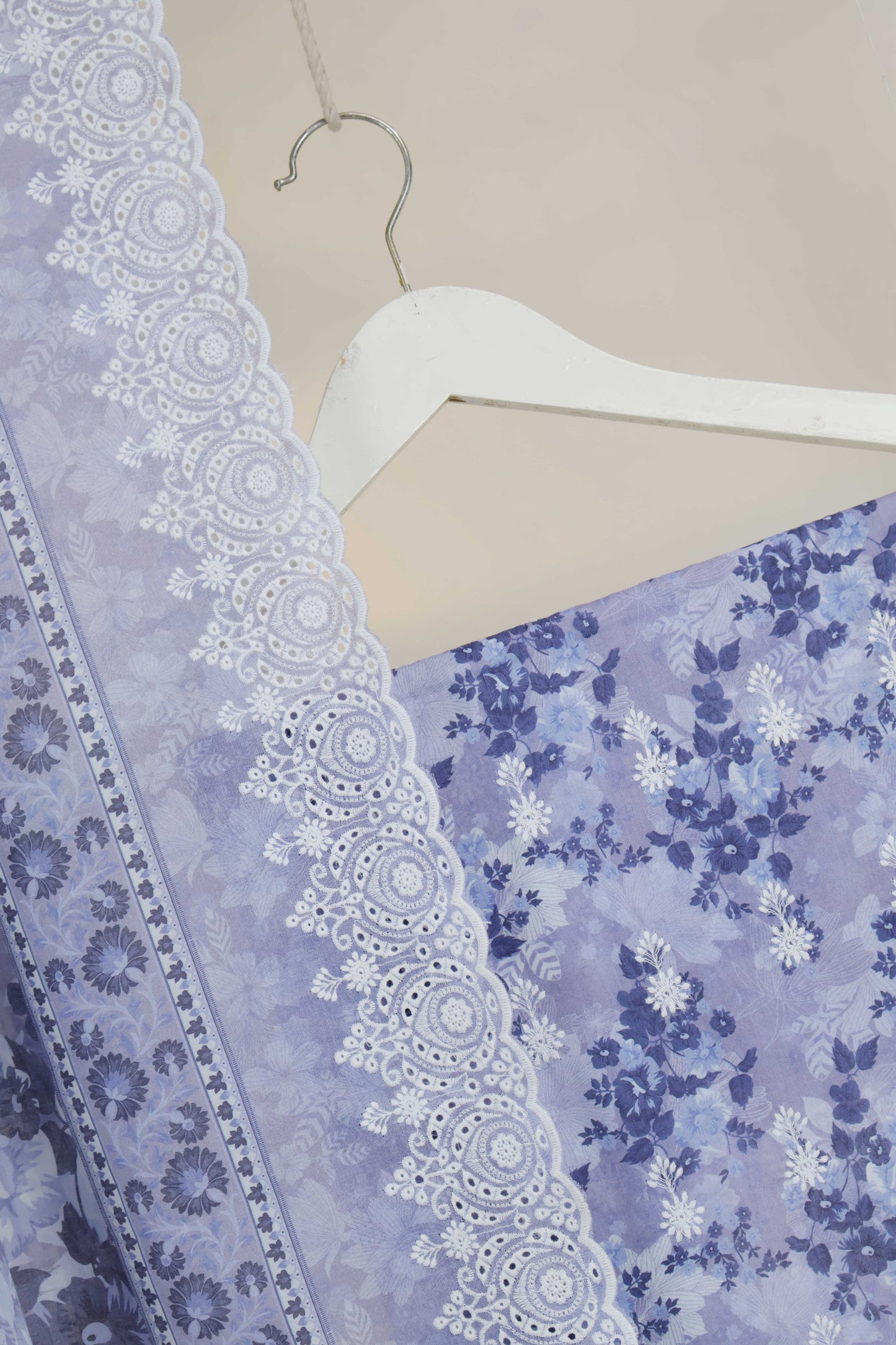 3Piece-Lawn Embroidered Suit v45wr05