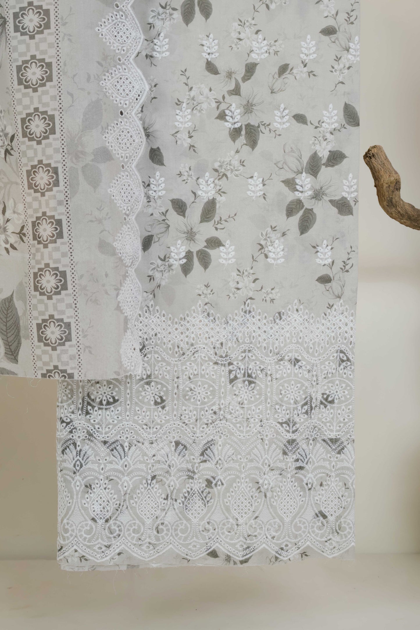 3Piece-Lawn Embroidered Suit V45wr09