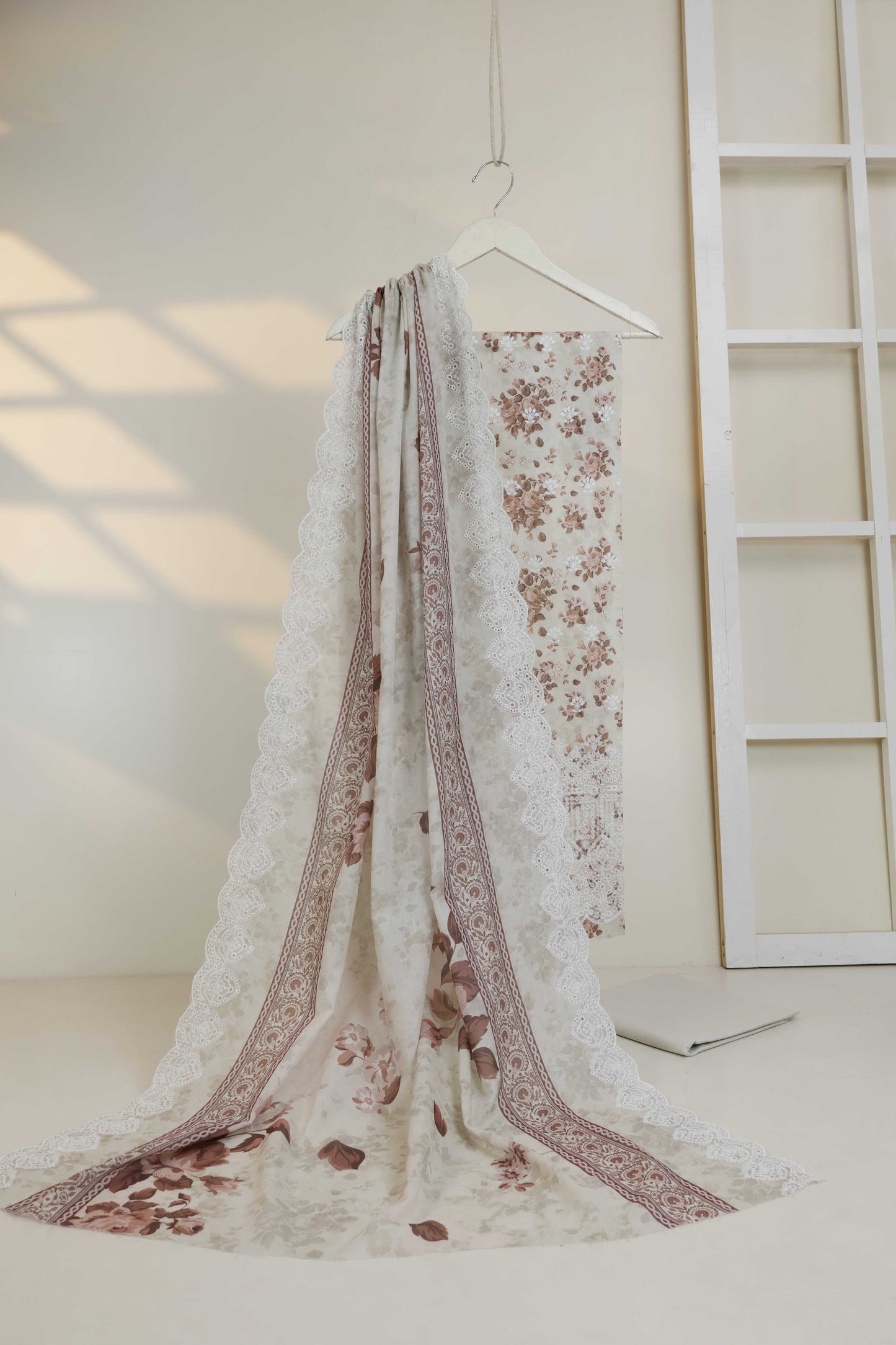 3Piece-Lawn Embroidered Suit v45wr03