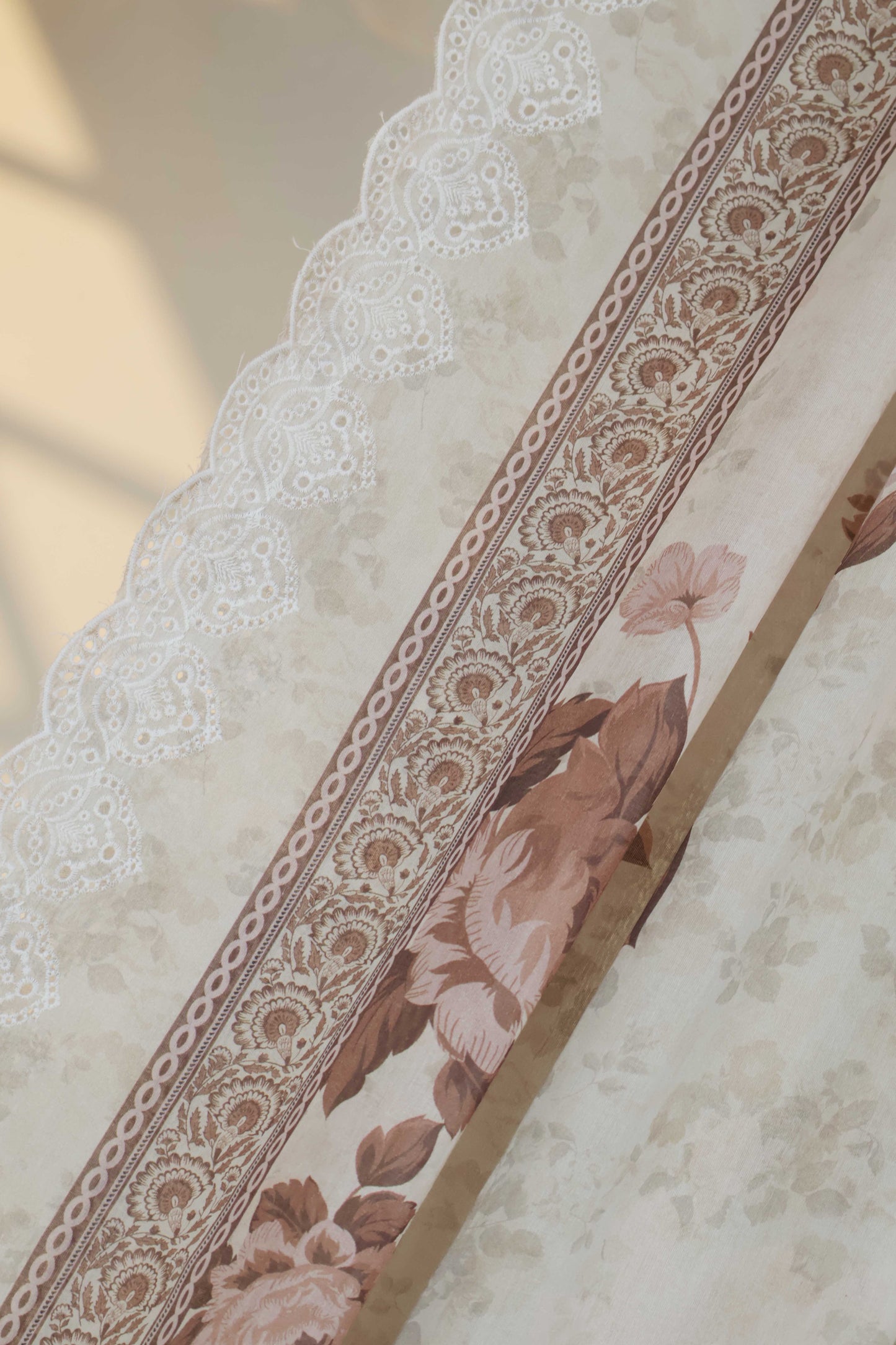 3Piece-Lawn Embroidered Suit v45wr03