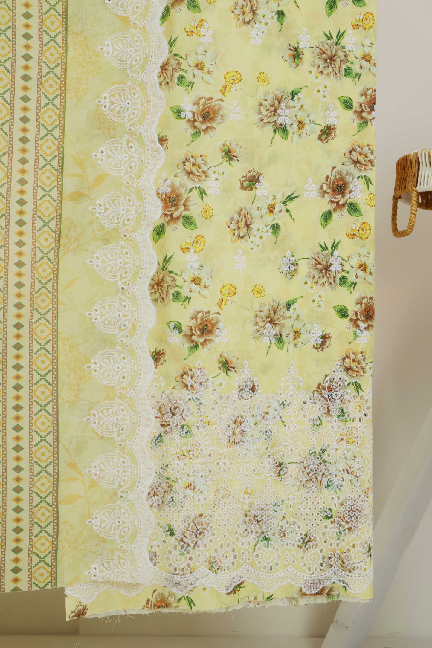 3Piece-Lawn Embroidered Suit v45wr02