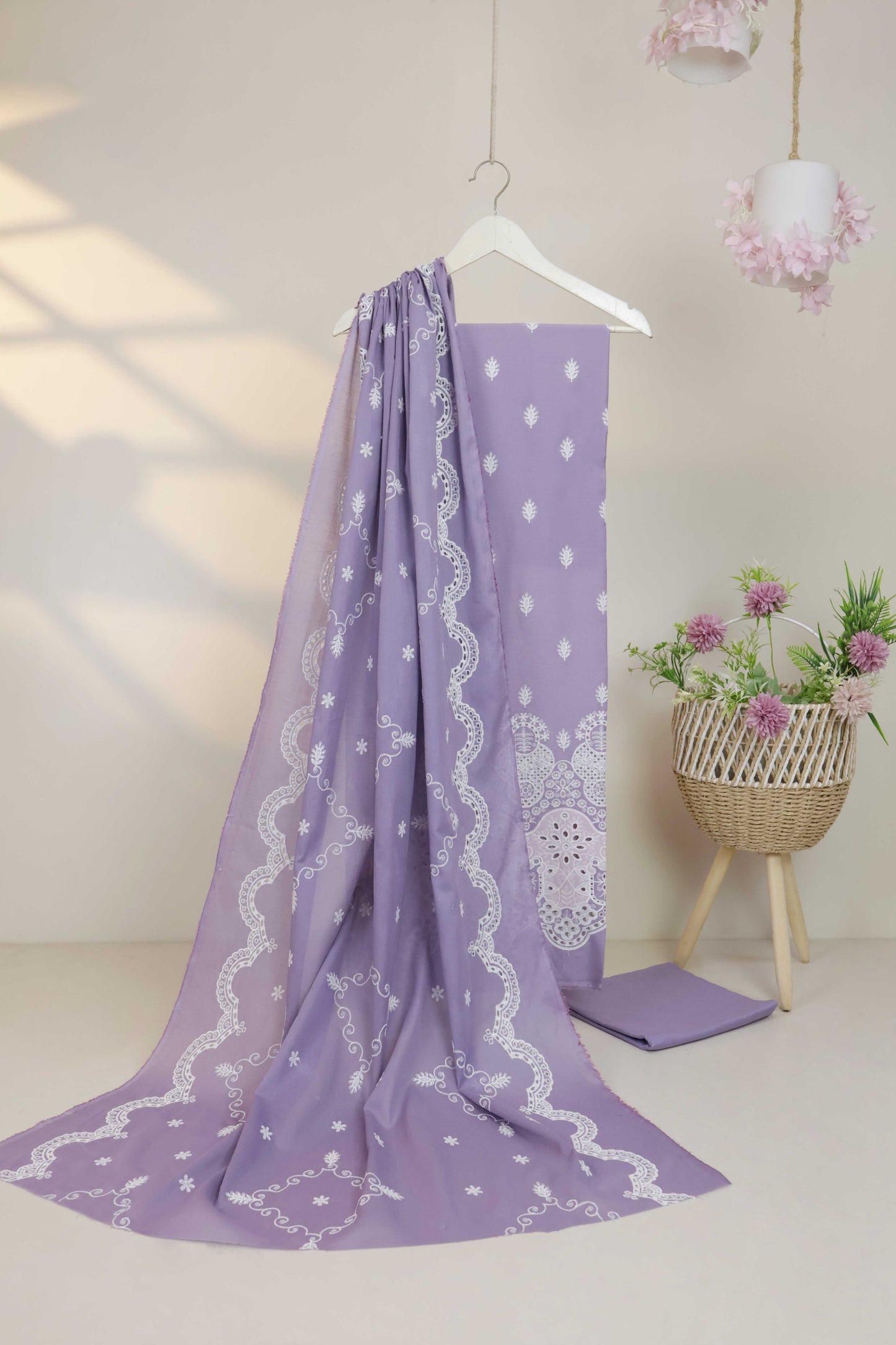 3Piece-Lawn Embroidered Suit V46WR02
