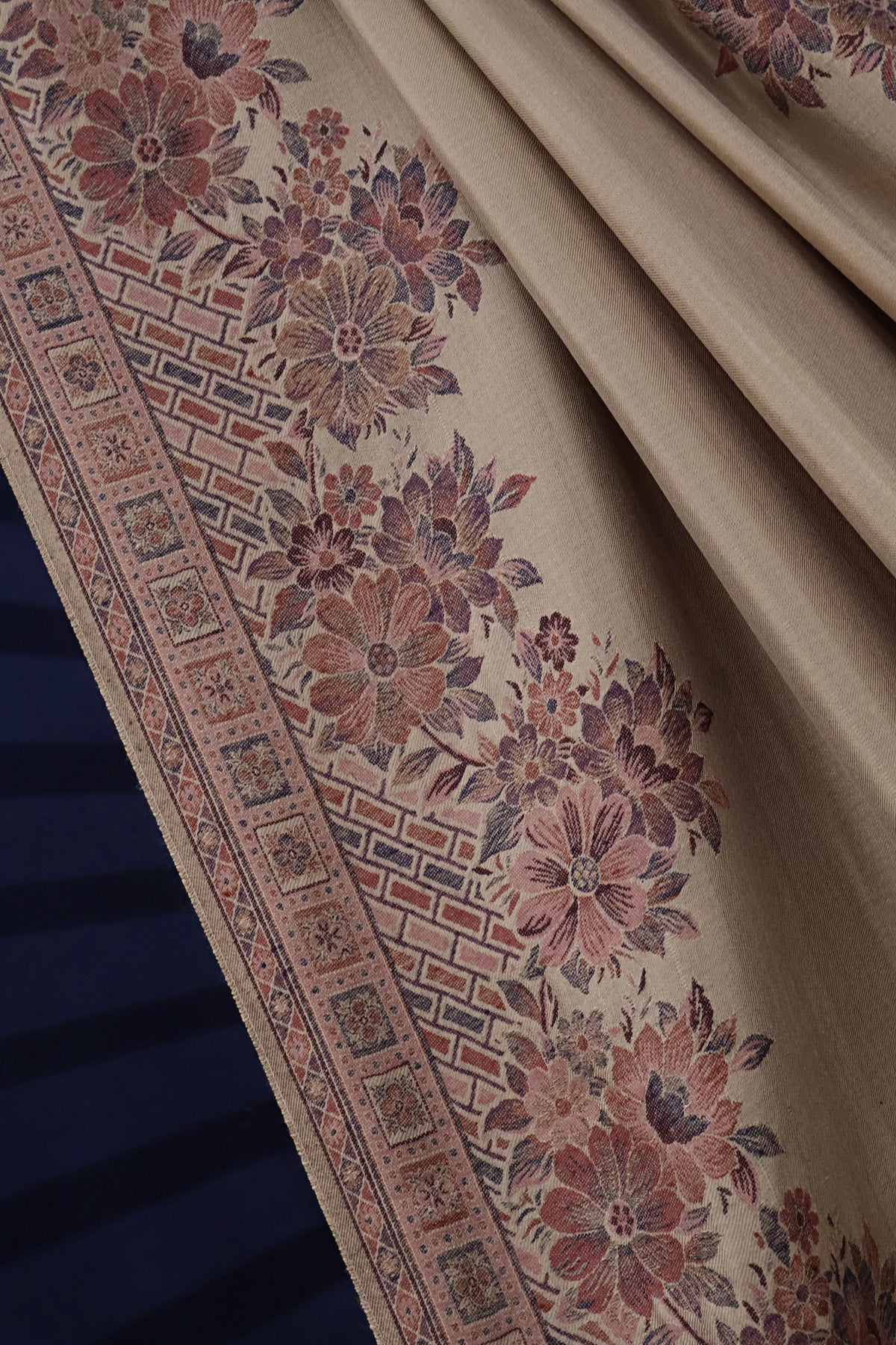Kani Border Pashmina Shawl 3942 Skin