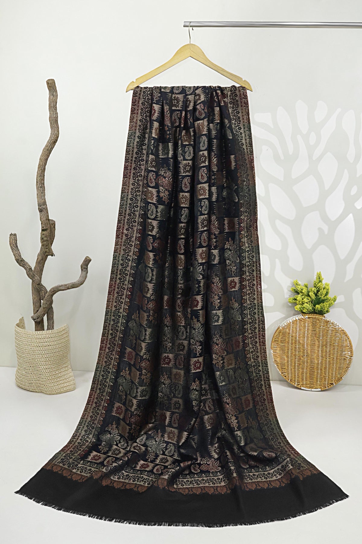 Zari Kani Pashmina Shawl 3679O