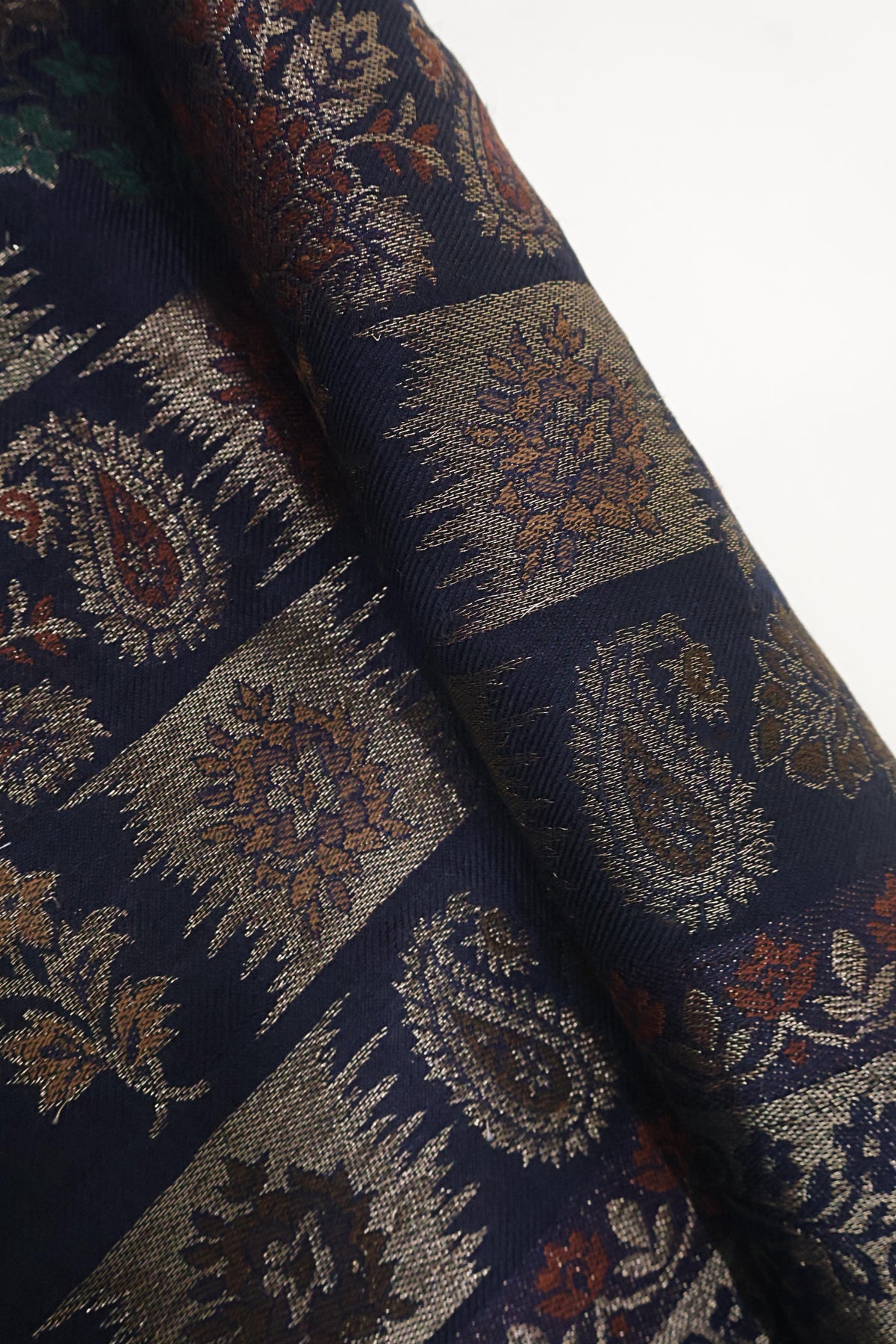 Zari Kani Pashmina Shawl 3643J