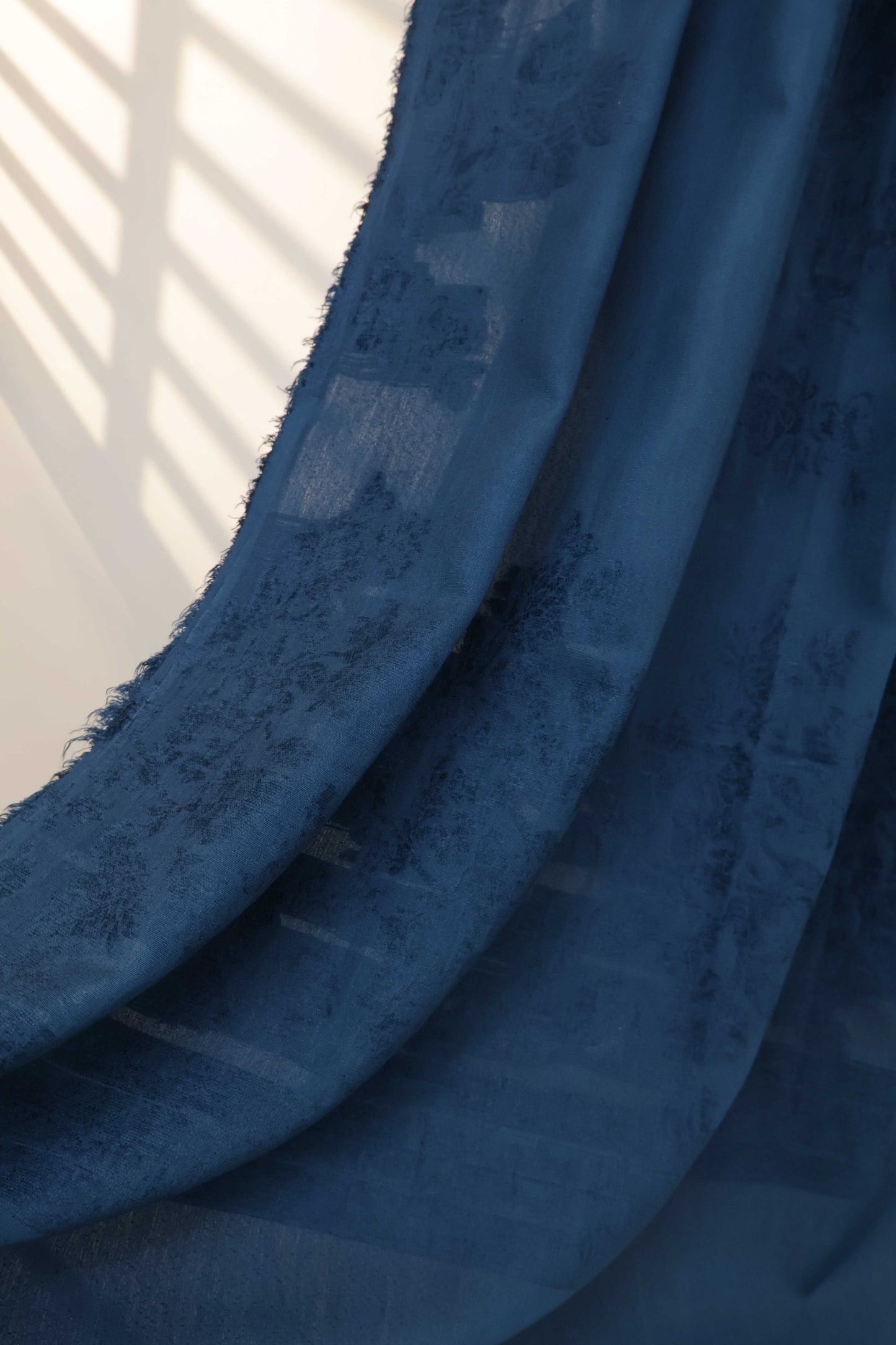 3Piece - Karandi Velvet Embose Suit VC190