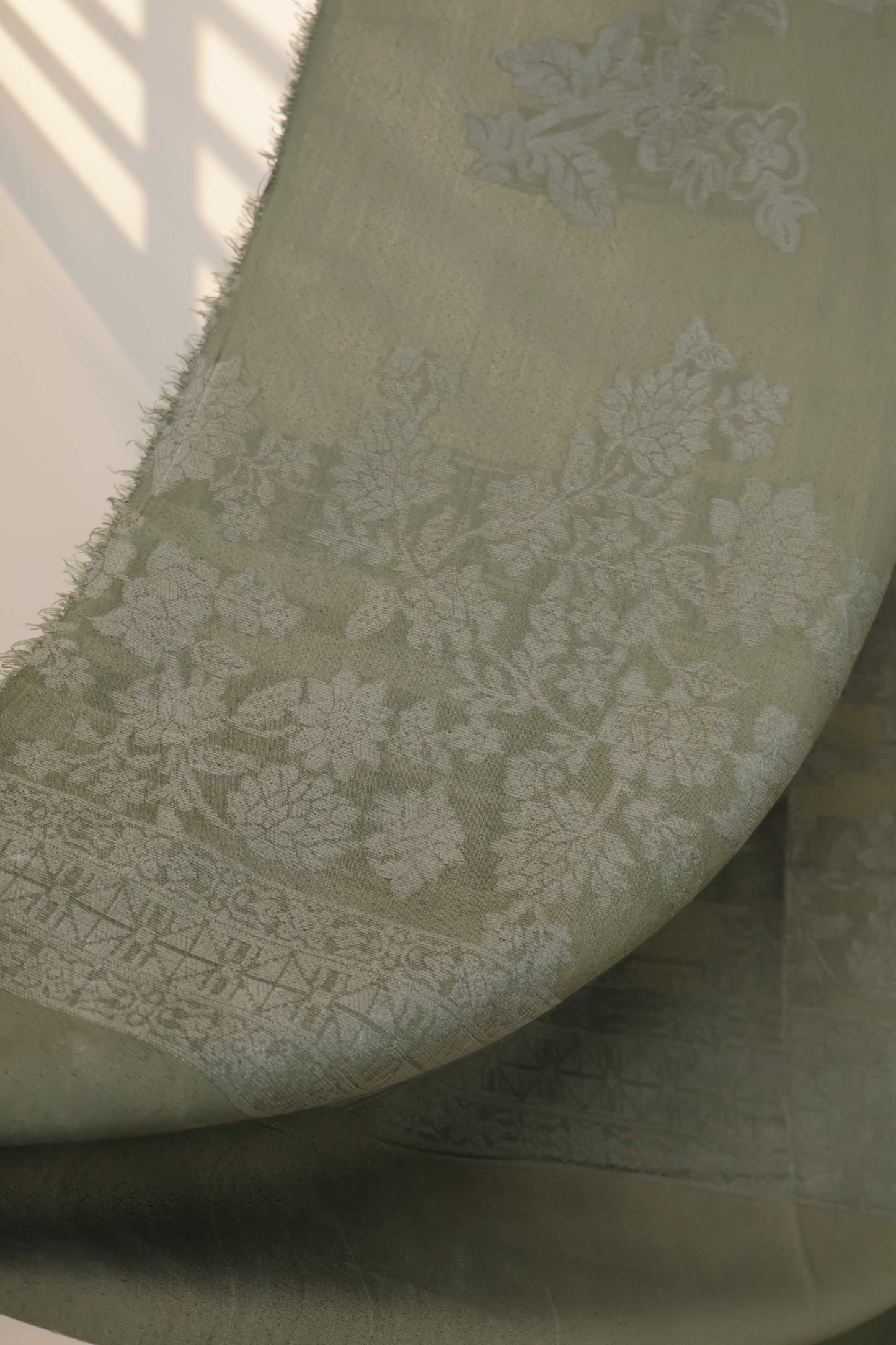 3Piece - Karandi Velvet Embose Suit VC196